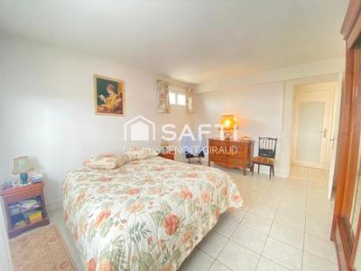 Maison - 220 m² - 6 pièces