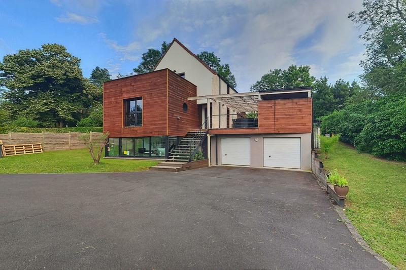 Maison d'architecte - 317 m² - 10 pièces