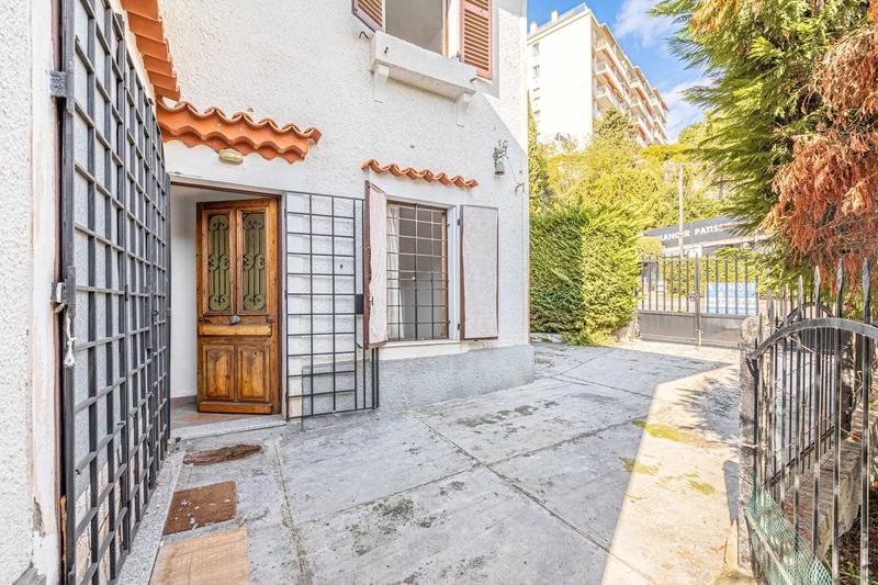 Villa - 80 m² - 6 pièces