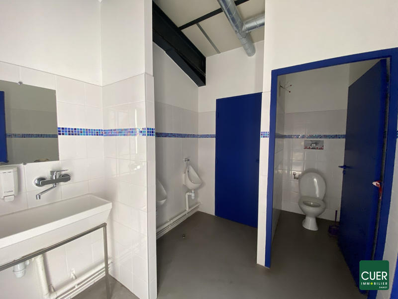 Local d'activités - 980 m²