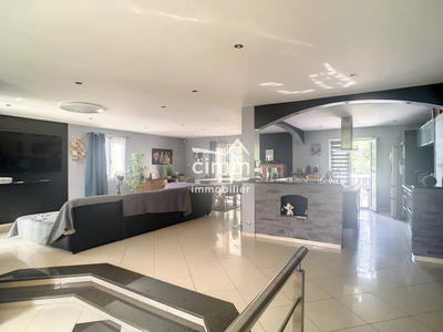 Maison - 194 m² - 6 pièces