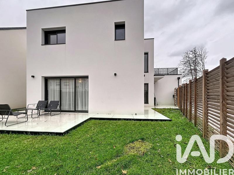 Maison - 121 m² - 6 pièces