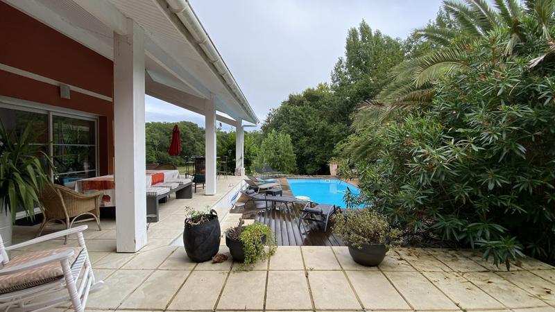 Maison contemporaine - 330 m² - 7 pièces