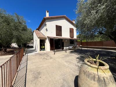 Maison - 215 m² - 6 pièces