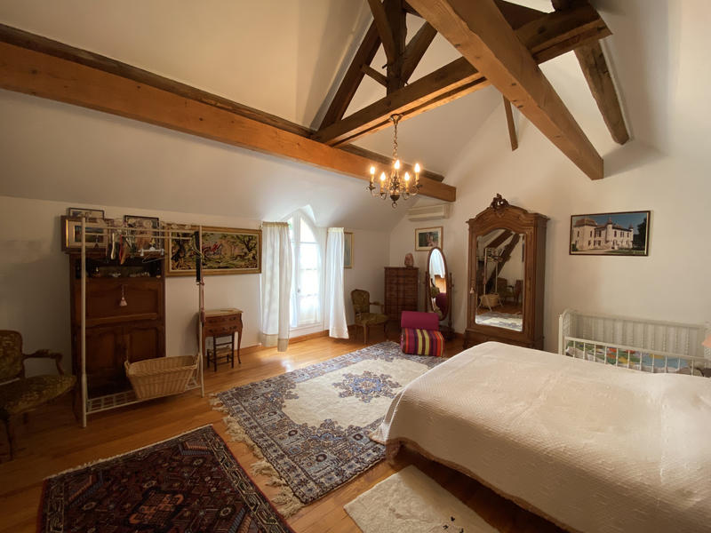 Maison - 406 m² - 9 pièces