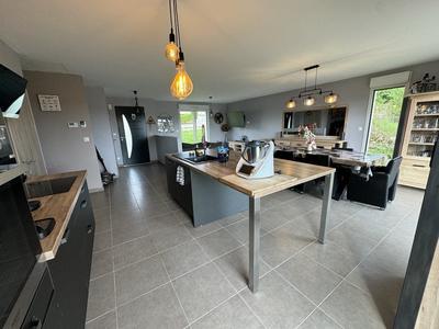 Maison - 105 m² - 5 pièces