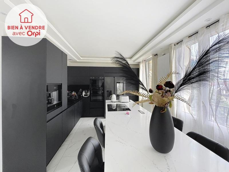 Appartement - 136 m² - 5 pièces