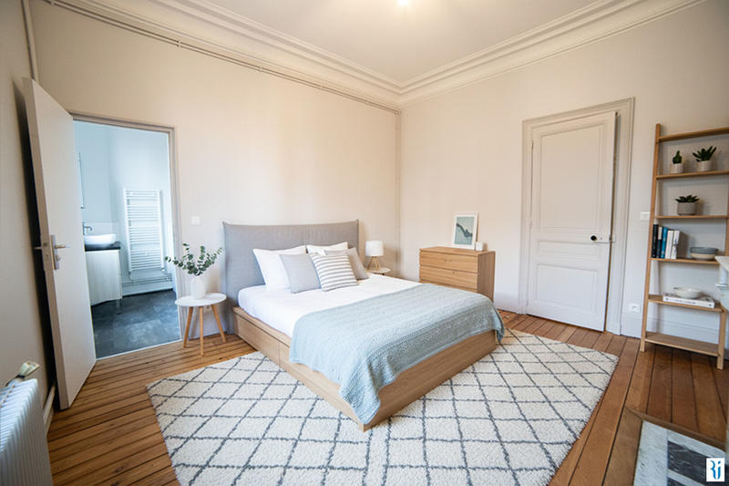 Appartement - 143 m² - 5 pièces