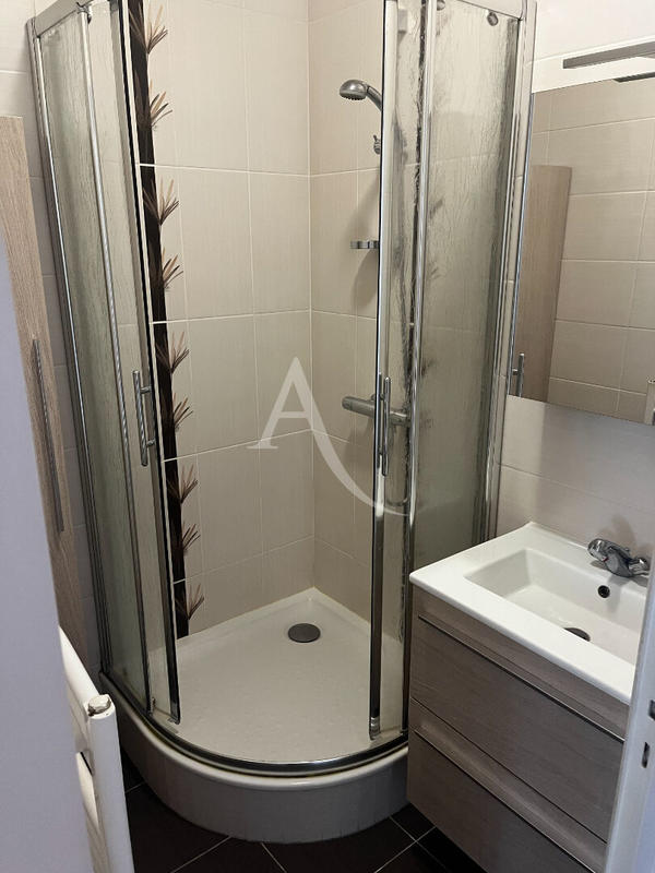 Appartement - 65 m² - 2 pièces