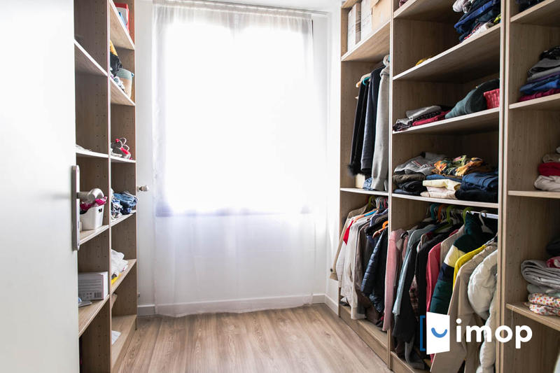 Maison - 247 m² - 10 pièces