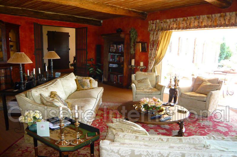 Propriété - 475 m² - 7 pièces