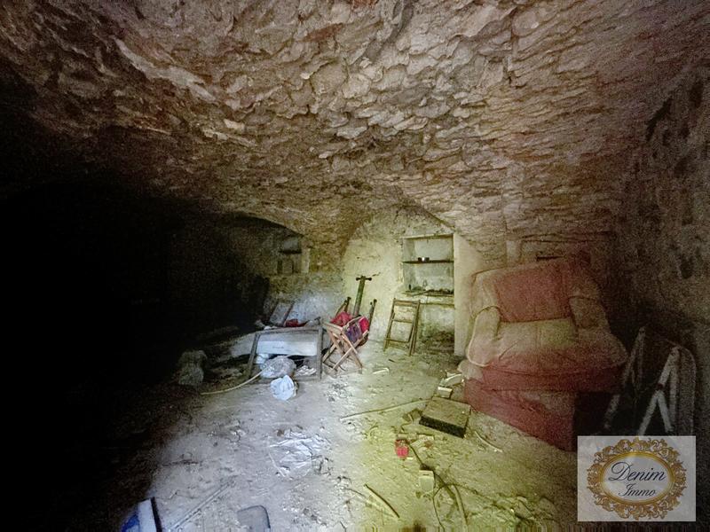 Maison ancienne - 300 m² - 6 pièces