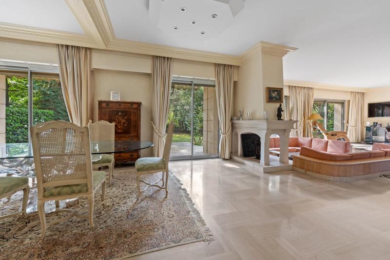 Villa - 286 m² - 8 pièces