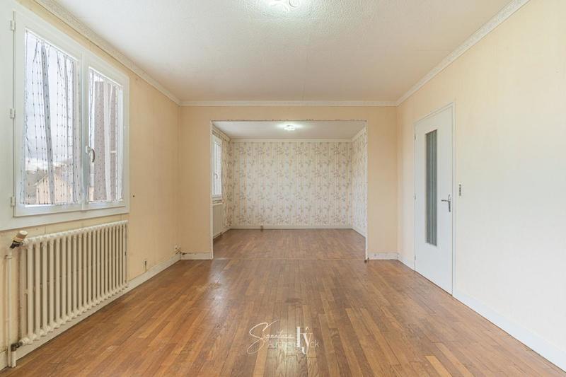 Maison - 104 m² - 5 pièces