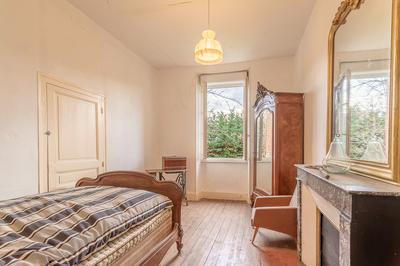 Propriété - 250 m² - 9 pièces