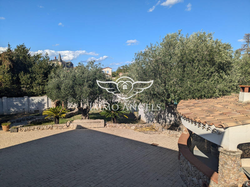 Villa - 244 m² - 6 pièces