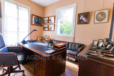 Maison - 300 m² - 10 pièces