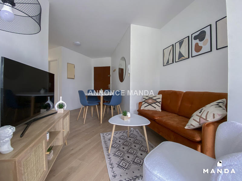 Chambre - 10 m² - 5 pièces