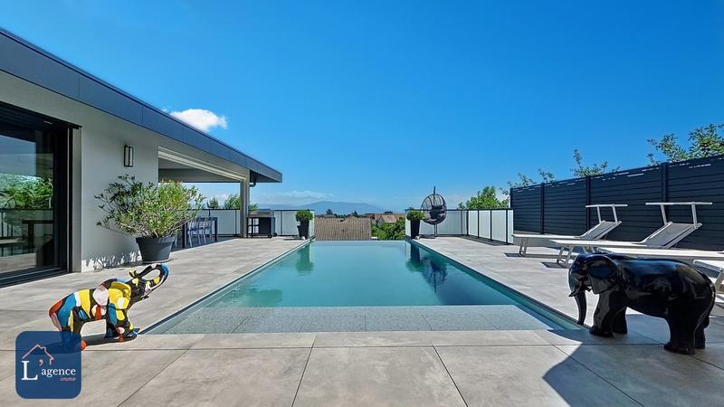 Maison - 304 m² - 8 pièces