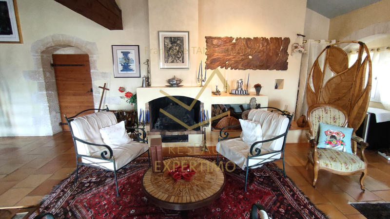 Appartement - 185 m² - 5 pièces