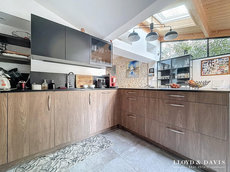 Maison - 183 m² - 6 pièces