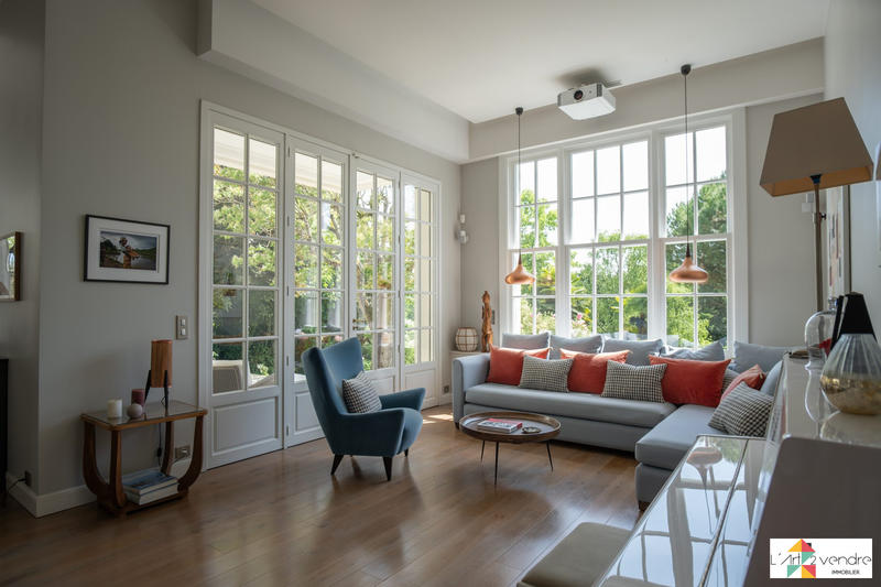 Villa - 204 m² - 8 pièces