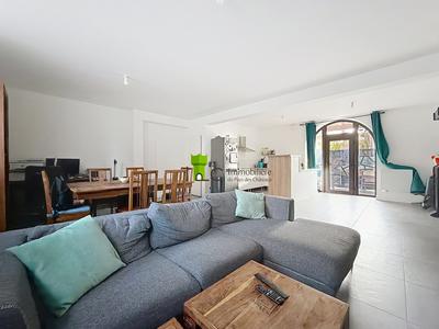 Appartement - 93 m² - 3 pièces