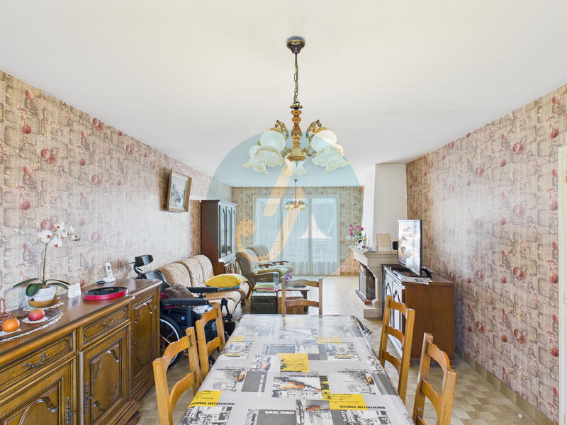 Maison - 186 m² - 7 pièces