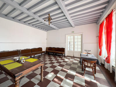 Propriété - 650 m² - 17 pièces