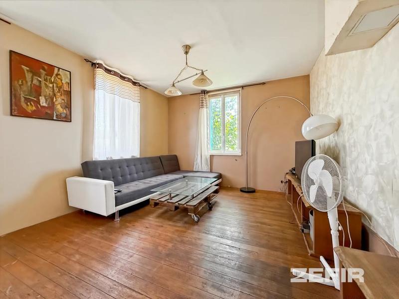 Maison - 149 m² - 9 pièces