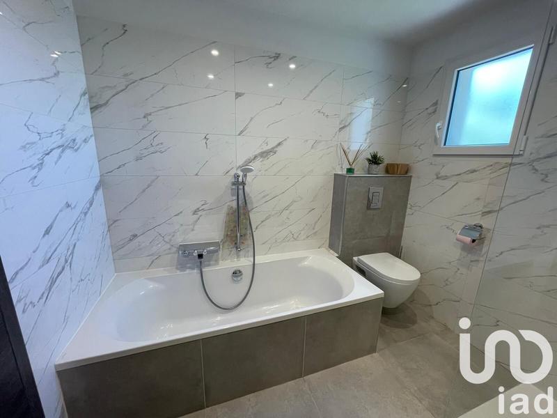 Maison - 187 m² - 8 pièces