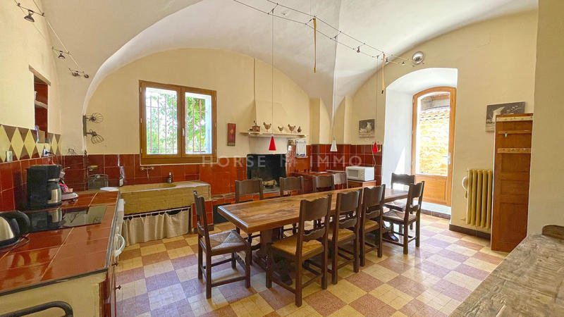 Bastide - 600 m² - 20 pièces