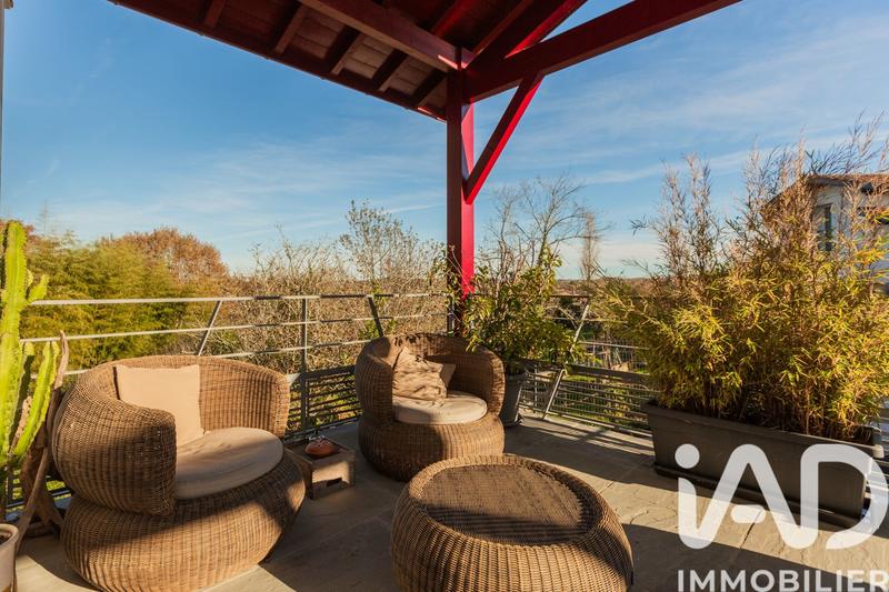 Maison - 238 m² - 6 pièces