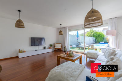 Appartement - 150 m² - 6 pièces