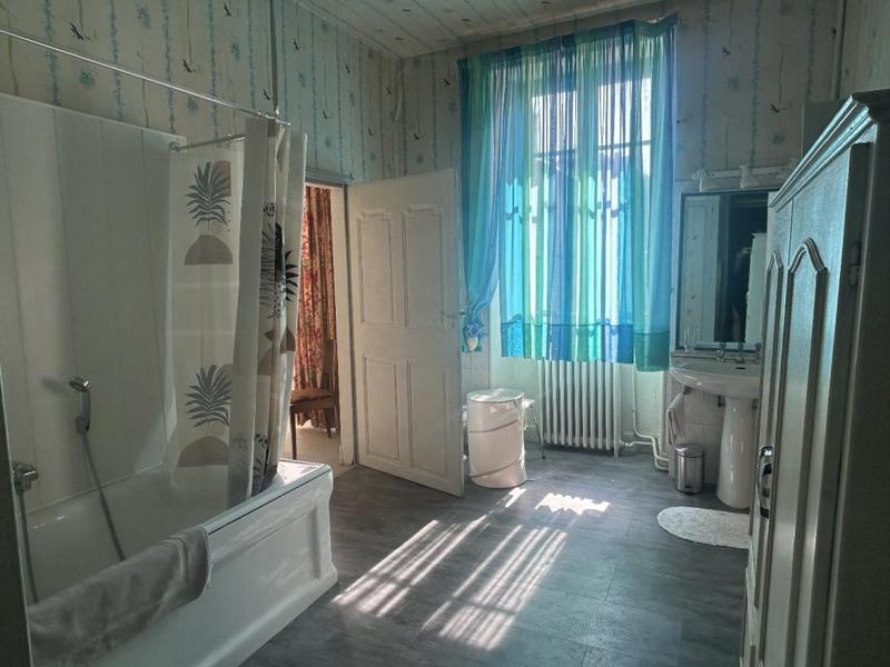 Demeure - 257 m² - 8 pièces