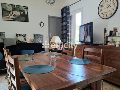 Maison - 250 m² - 4 pièces