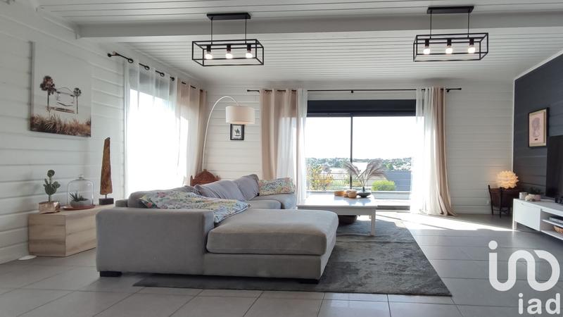 Maison - 230 m² - 6 pièces