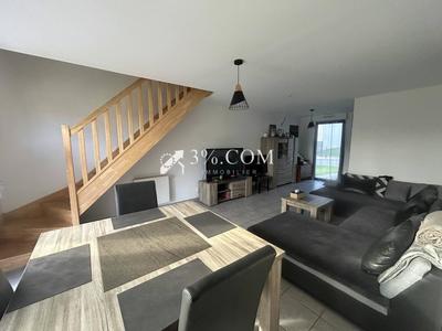 Maison - 93 m² - 5 pièces