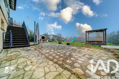 Maison - 97 m² - 5 pièces