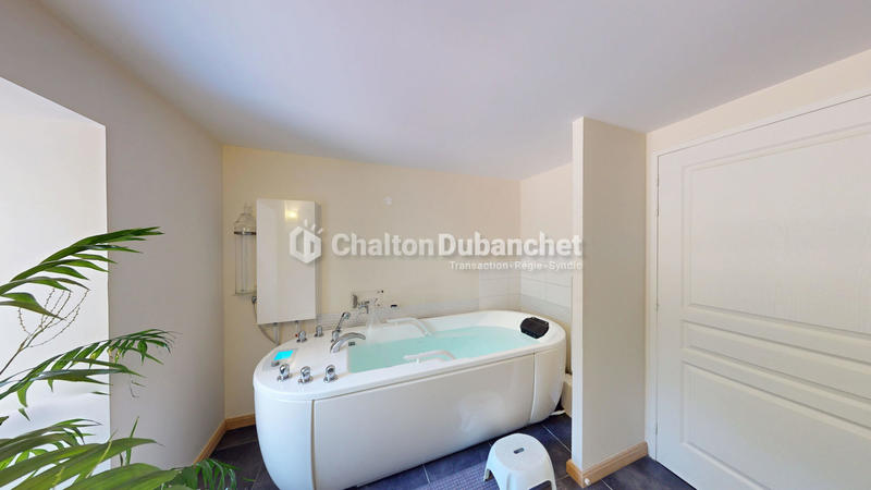 Maison - 393 m² - 13 pièces