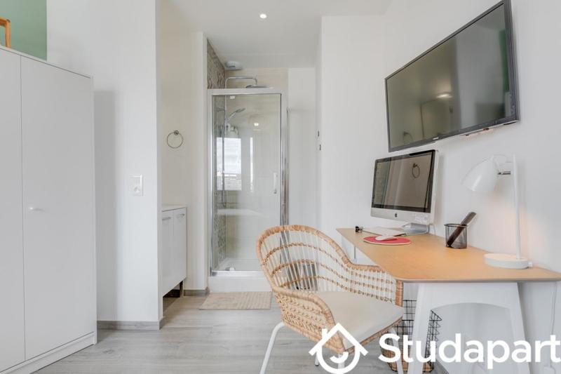 Chambre - 11 m² - 1 pièce