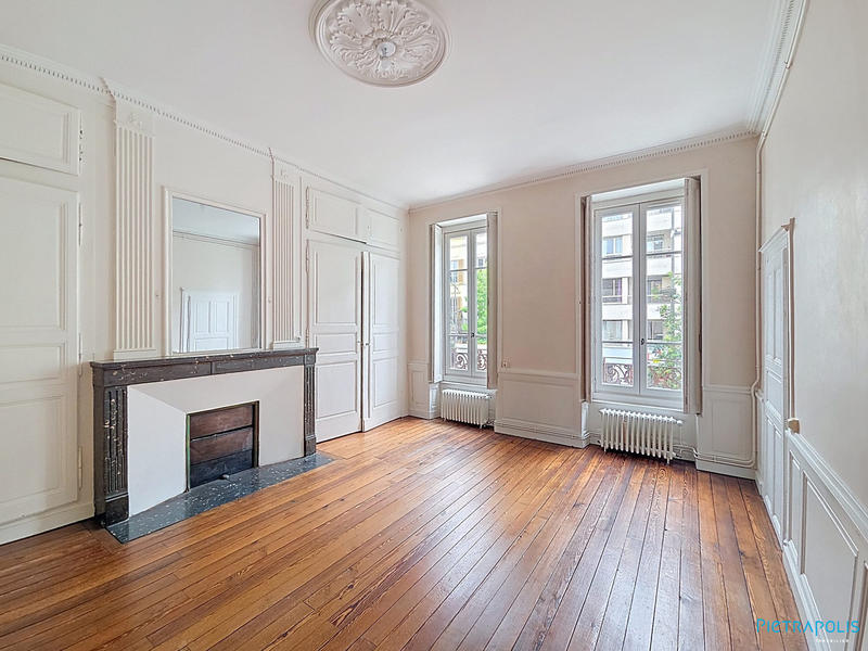 Appartement - 225 m² - 6 pièces