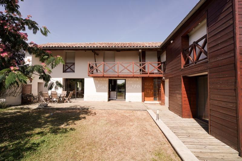 Haras - 352 m² - 8 pièces