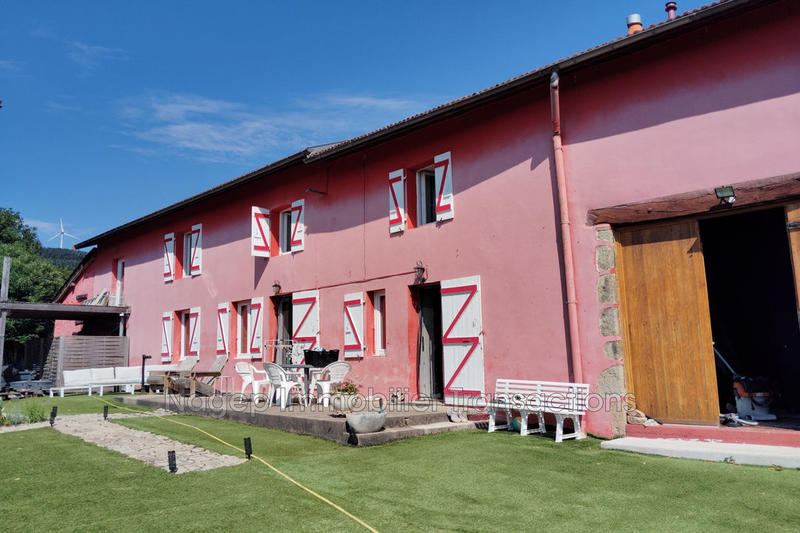 Propriété - 205 m² - 4 pièces