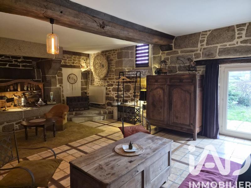 Maison - 232 m² - 7 pièces