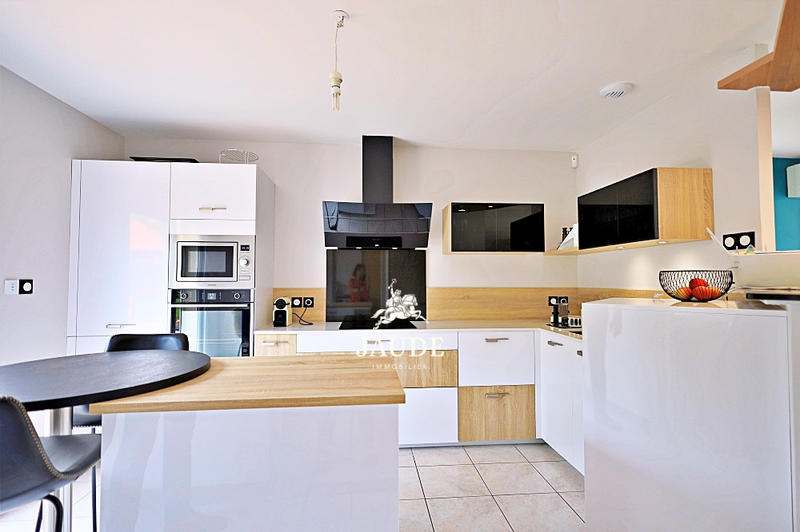 Maison - 180 m² - 5 pièces