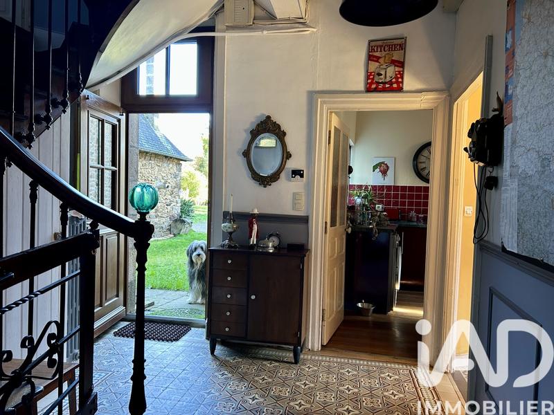 Maison - 340 m² - 12 pièces