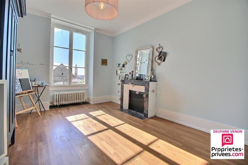 Propriété - 275 m² - 8 pièces