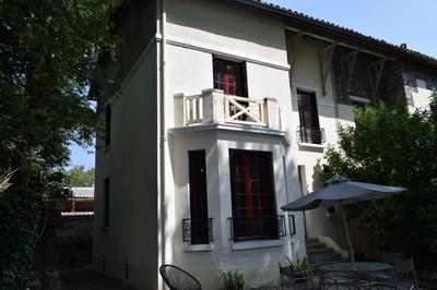 Villa - 141 m² - 9 pièces