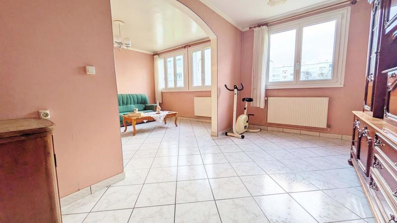 Appartement - 64 m² - 5 pièces